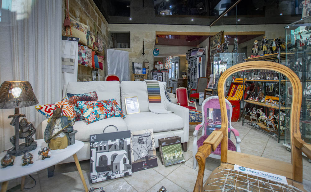 Artisan tenture murale Sommières